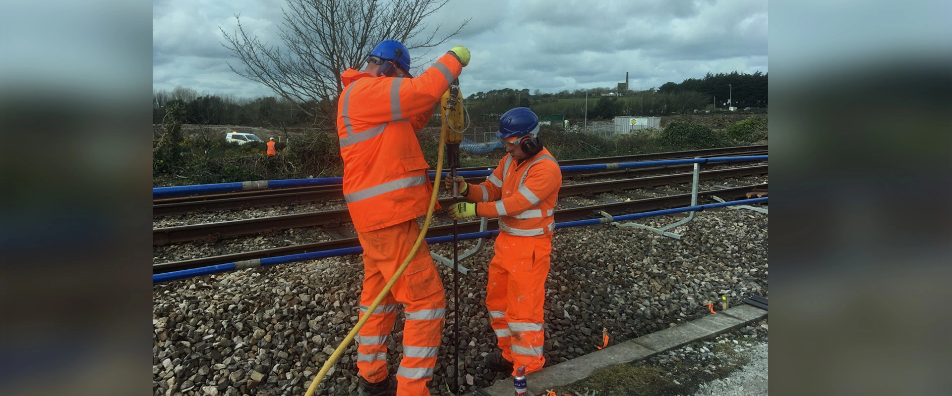 With the soil consisting of a poor-quality mix of mudstone and sandy silt, the injection lances had to be placed at depths of between 5 and 12 metres.