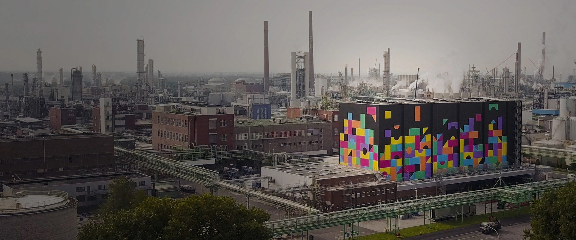 Colourful surface protection from MC for a high-bay warehouse of Covestro