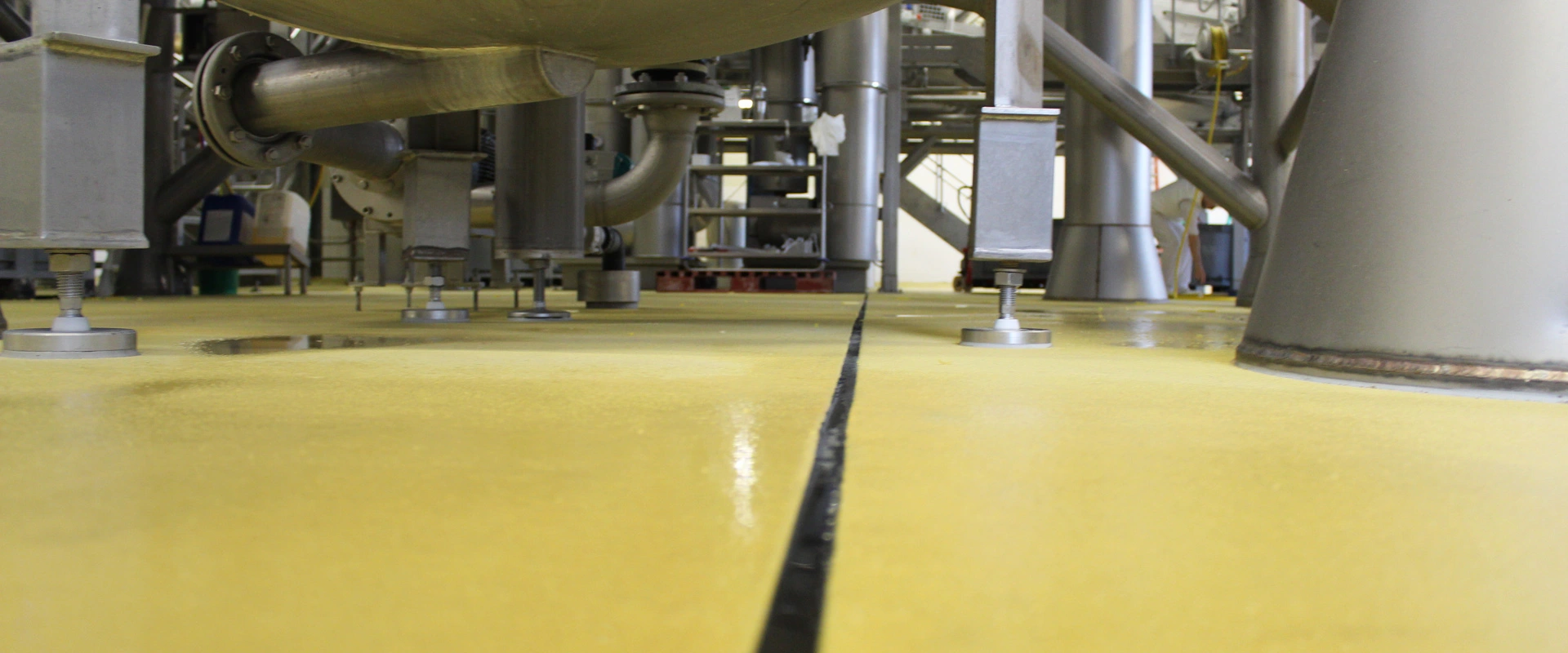 At the request of KADI AG, the industrial floor system of MC was supplied exclusively in a special yellow colour.